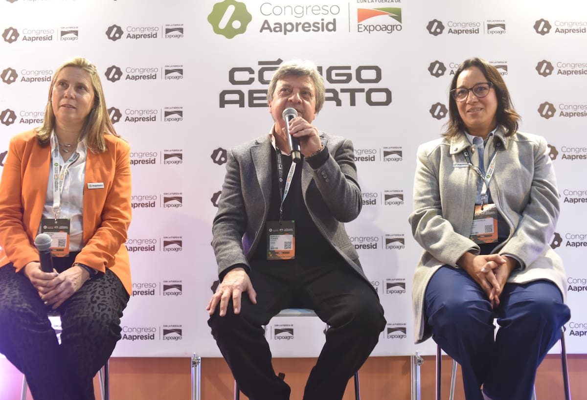 Argentina avanza hacia una economía normal y el agro debe adaptarse, afirma presidente de entidad del sector.