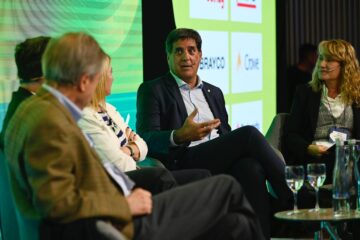 El máximo ejecutivo de una multinacional de China pidió una baja impositiva general en el agro