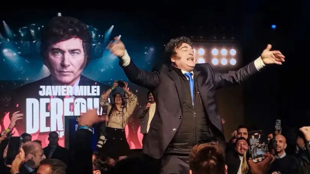 Javier Milei y un camino cuesta arriba rumbo a octubre, aliviado por una frágil oposición