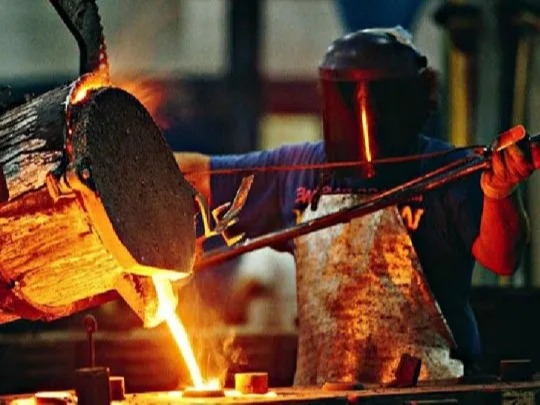 La industria metalúrgica continuó estancada en julio y el uso de la capacidad instalada está en mínimos históricos
