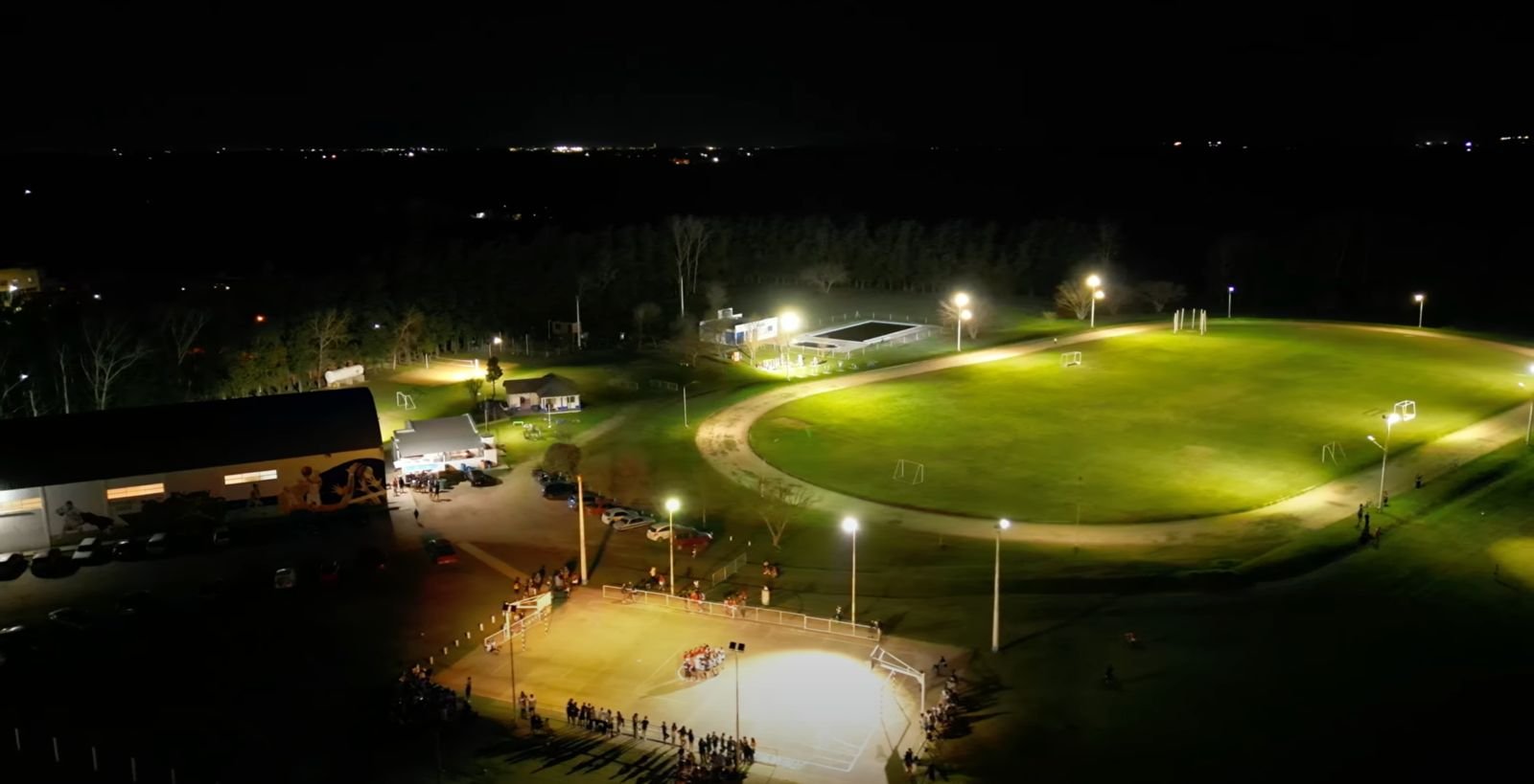 Cambio de luminarias en el Polideportivo Municipal San José