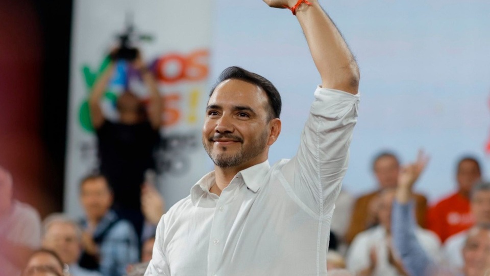 Corrientes: Valdés salió a festejar un triunfo y la oposición denunció falta de transparencia en el escrutinio