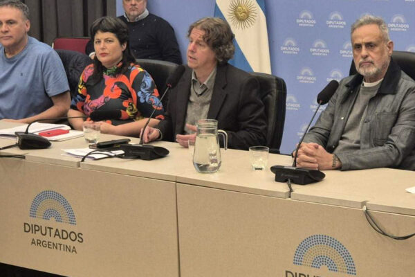 Repudios en el Congreso a la censura del gobierno 