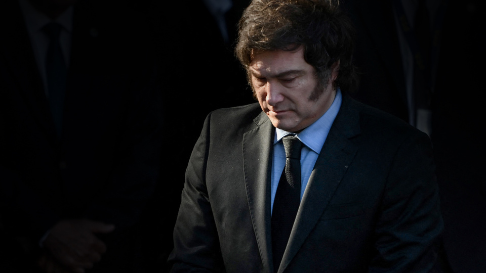 Milei pasó del Pacto de Mayo a la mesa vacía