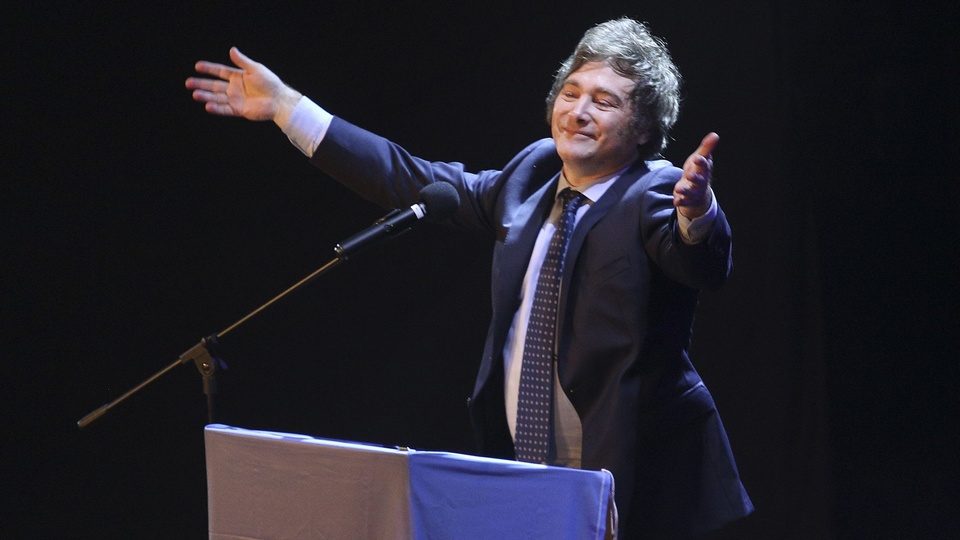 El Gobierno prepara la máquina de humo para disimular las internas