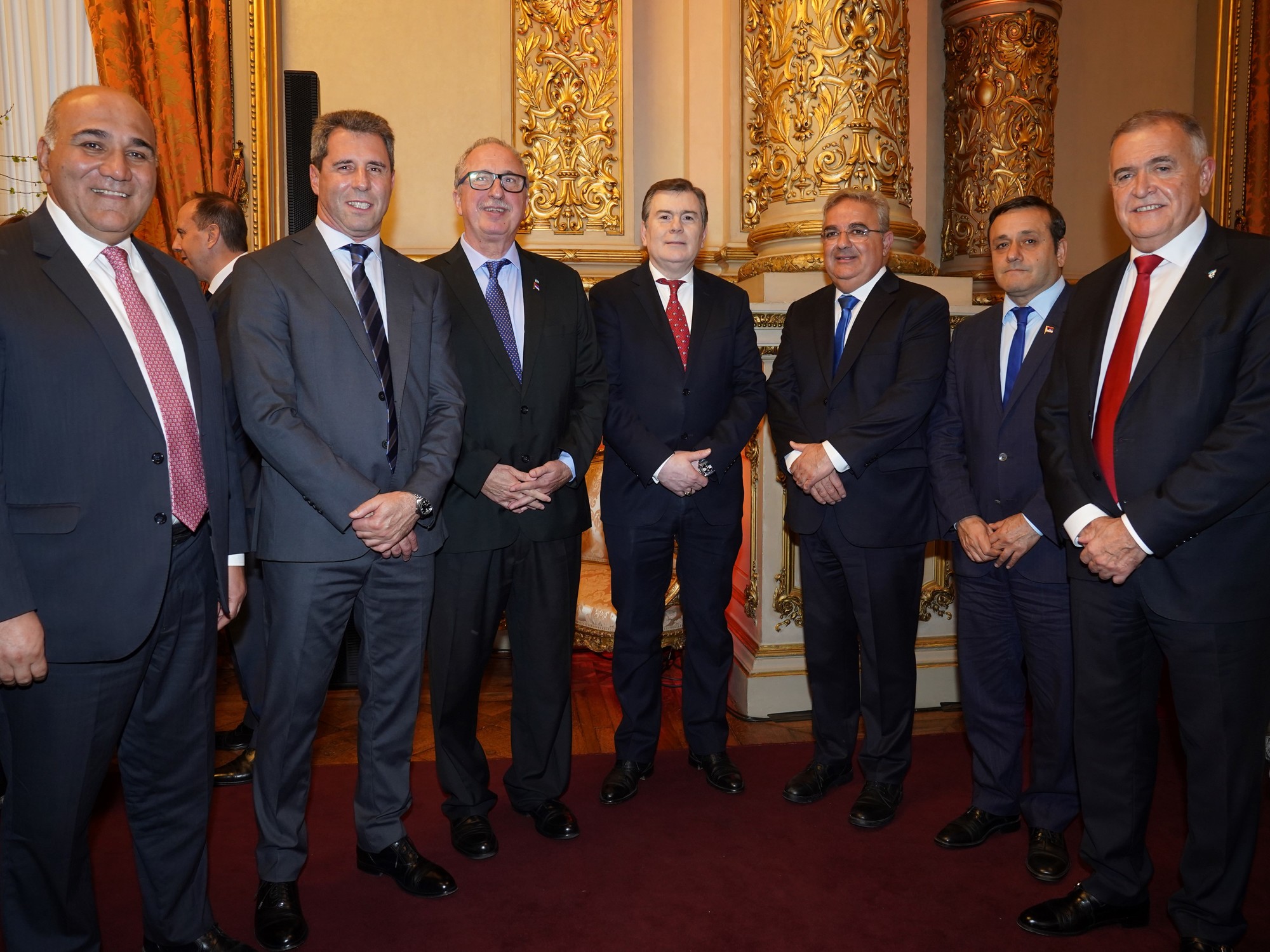 Los 80 años de Clarín: la primera línea de la política participó de la gala en el Teatro Colón