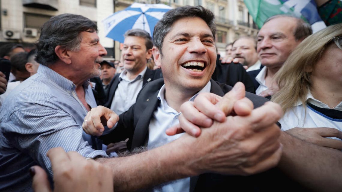 Así reaccionó la oposición luego de la derogación de los vetos de Javier Milei