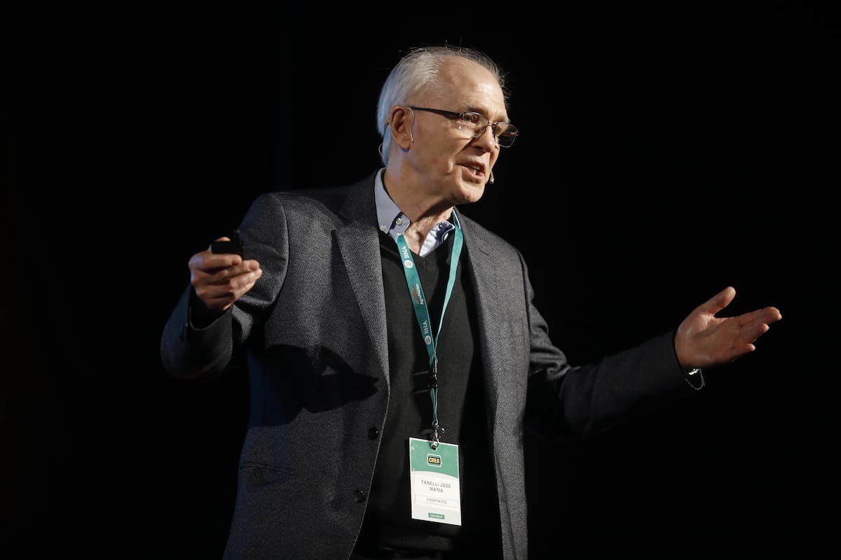 Experto advierte sobre la caída de la natalidad en el país y pide riqueza inmediata para afrontar el desafío