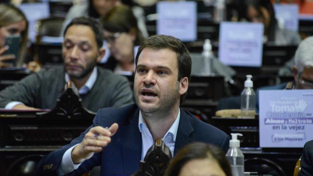 Juan Manuel López: “Están acorralando a la oposición y dejándola sin salida”