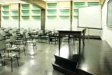 Paro de docentes y personal universitario en Entre Ríos por mejoras salariales y presupuestarias