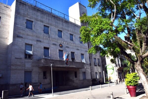 Funcionario municipal detenido con drogas y acusado de sextorsión