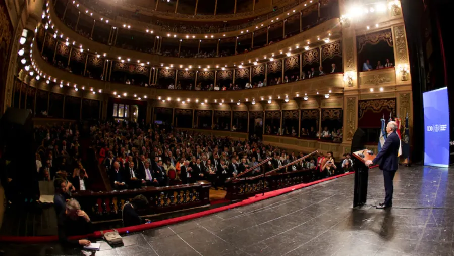 Lorenzetti advierte que las instituciones utilizan un lenguaje del pasado, desconectado de la realidad actual