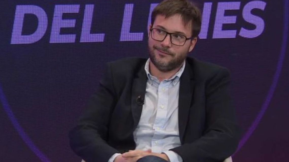 Agost Carreño critica torpezas del Gobierno y pide diálogo y federalismo