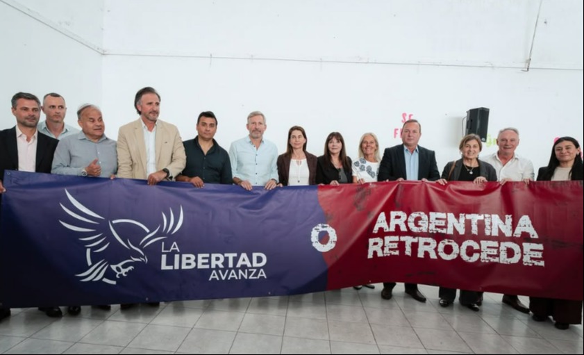 Frigerio se sumó a la campaña con foto y lema anti K