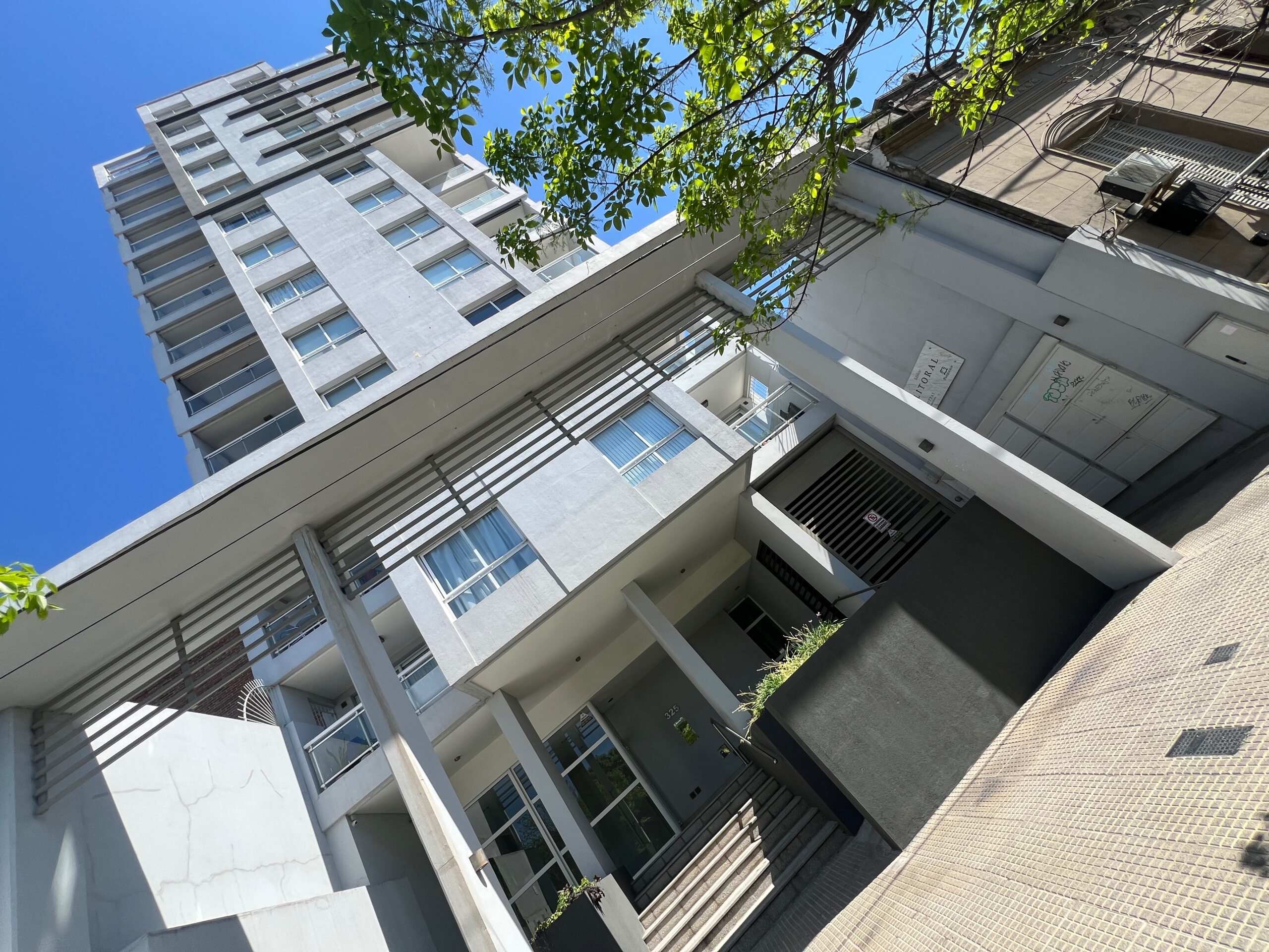 Paraná: Cayó un ascensor en un edificio nuevo de 12 pisos y hay dudas sobre el mantenimiento