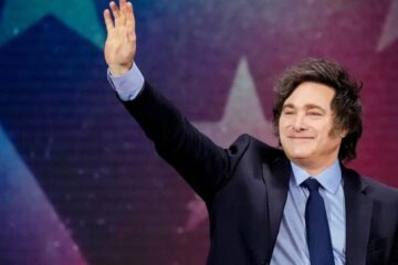 Milei activa la camapaña a cuatro semanas de los comicios y sale de gira por las provincias