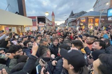 Con la campaña teñida de protestas, Milei seguirá con los actos en las provincias