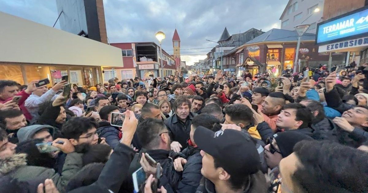 Con la campaña teñida de protestas, Milei seguirá con los actos en las provincias