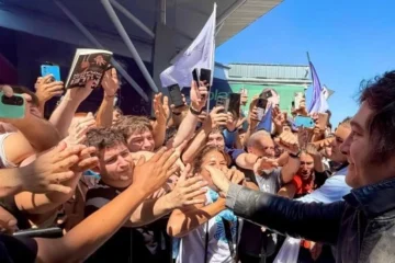 Incidentes en la visita de Milei en Santa Fe: enfrentamiento entre militantes libertarios y de izquierda