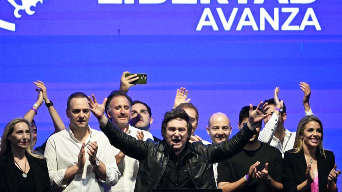 LLA llega al cierre de campaña con internas sin callar, cambios desbordados y escándalos que perduran