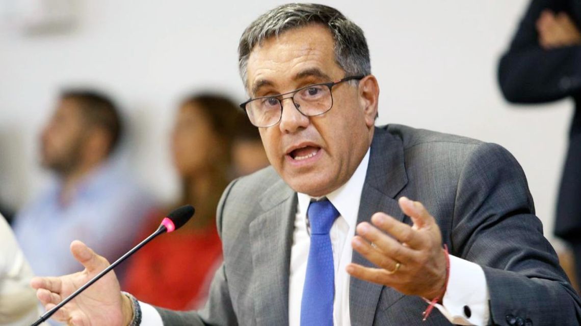 Finocchiaro desafía a un candidato de Fuerza Patria a debatir públicamente con Diego Santilli