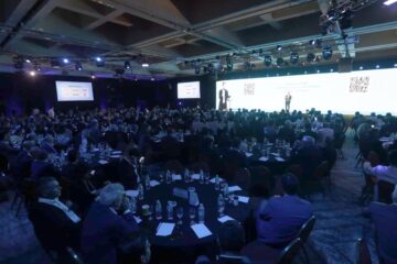 En los pasillos, los empresarios volvieron a hablar del futuro del dólar y de la economía del “metro cuadrado”