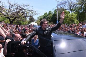 Milei se aferra a las provincias aliadas: la campaña en la recta final