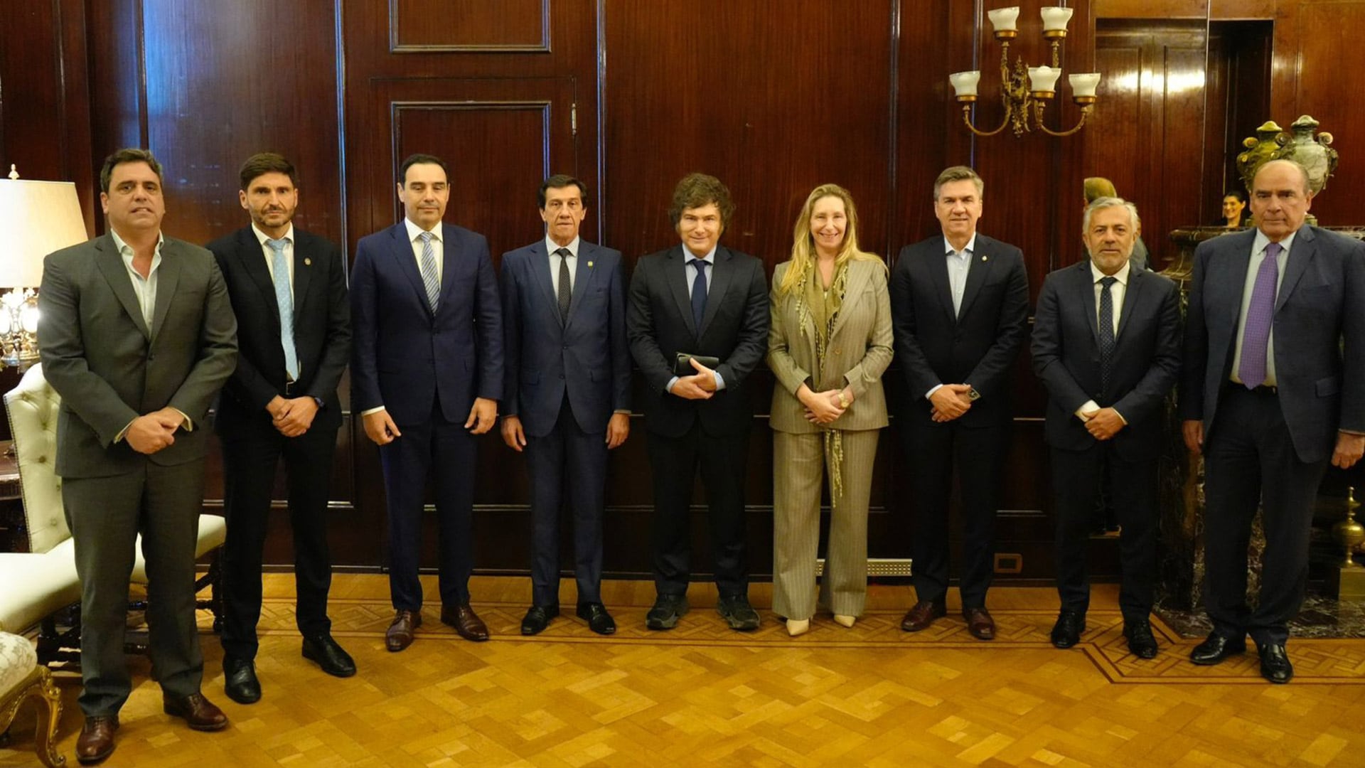 La Casa Rosada trabaja en una convocatoria a los gobernadores aliados para después de las elecciones