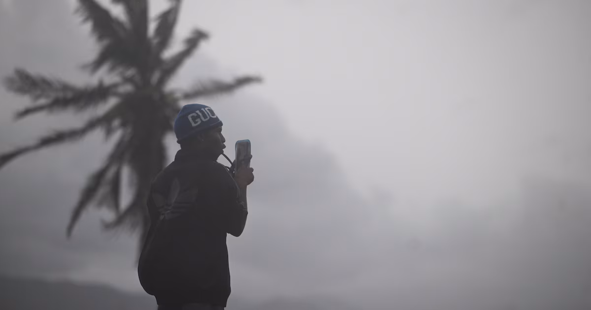 Gobierno jamaicano declara emergencia mientras huracán Melissa, el más potente en su historia, pone en jaque a la región