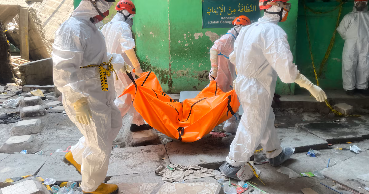 Tragedia en Indonesia: sube a 40 la cifra de muertos por el colapso de una escuela en Java