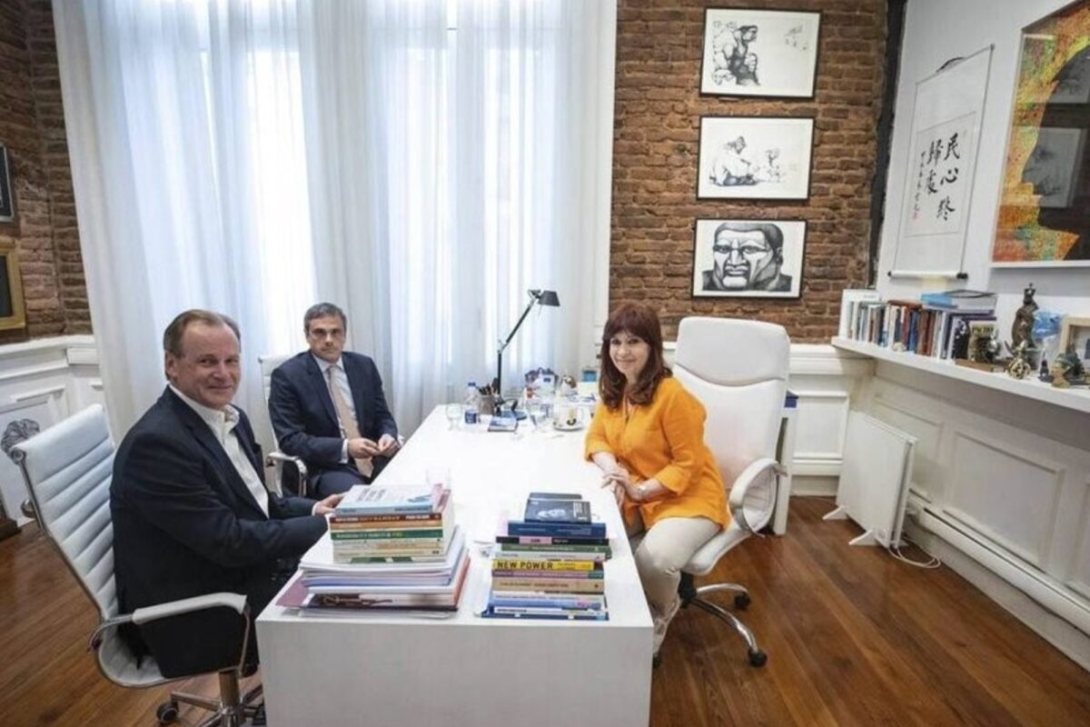 En Entre Ríos, el PJ llega dividido a la elección con una lista oficial, tres paralelas y en medio de internas y acusaciones