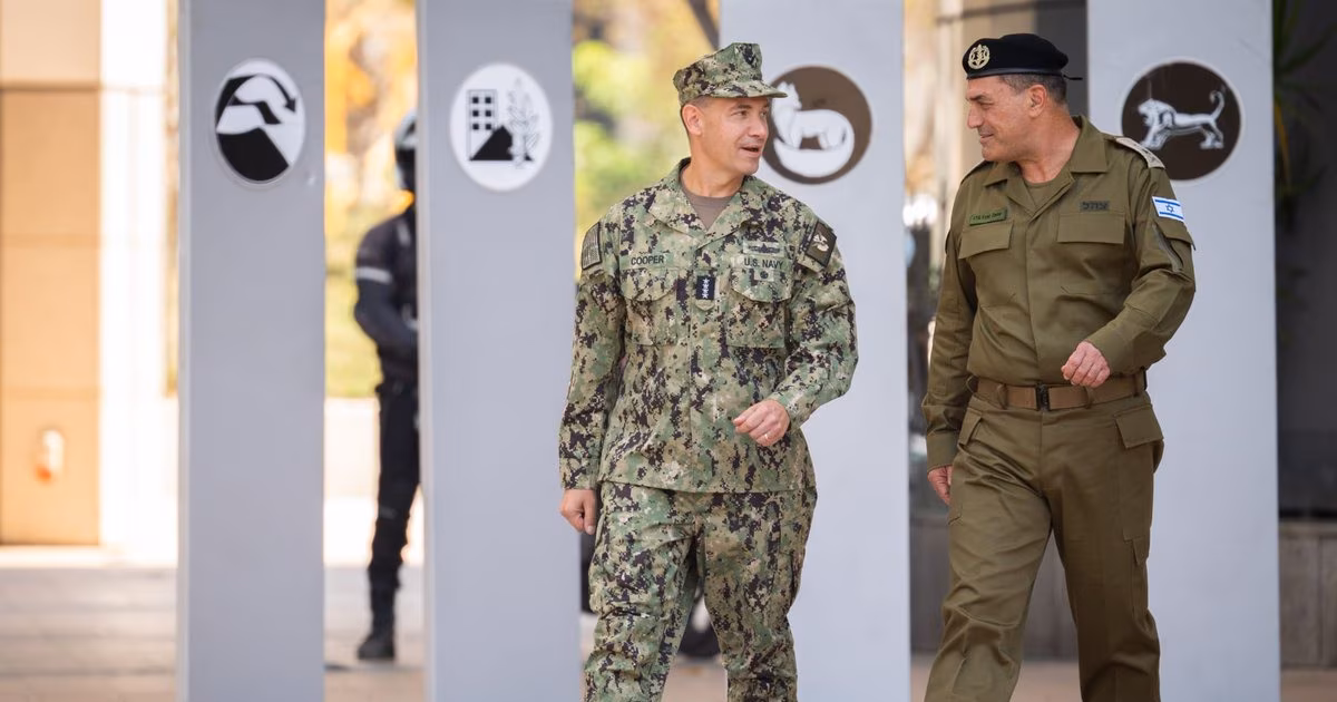 Tropas estadounidenses llegan a Israel para sumarse a la fuerza internacional que supervisará el alto el fuego en Gaza