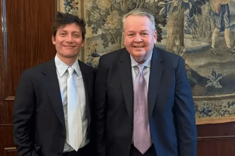 Llegada de Barry Bennett: el “virrey” aterrizó en Buenos Aires tras el triunfo de Milei