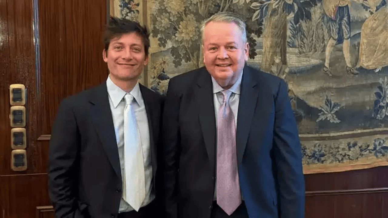 Llegada de Barry Bennett: el “virrey” aterrizó en Buenos Aires tras el triunfo de Milei