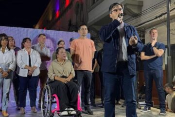 Fuerza Patria cerró su campaña y advirtió: ‘el domingo se decide el ajuste de Milei o Corrientes’