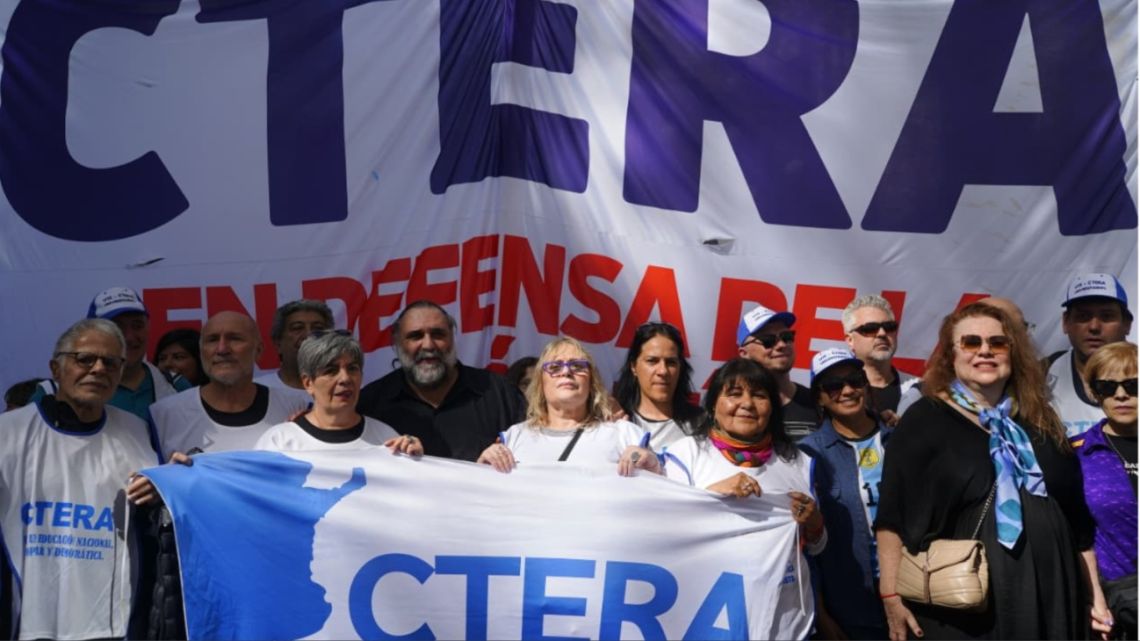 CTERA anunció paro nacional docente con movilización: reclamo por salarios y reapertura de paritarias