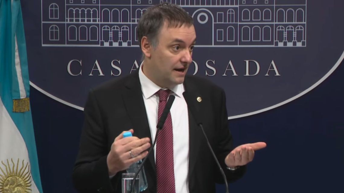 El papelón de Adorni al presentar a Virginia Gallardo por Entre Ríos (y es de Corrientes)