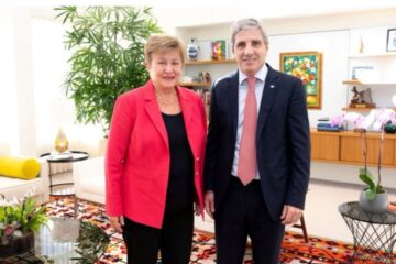 Milei apuesta al salvataje financiero: equipo económico lleva seis días en Estados Unidos