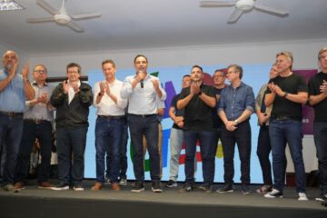 Tras el triunfo ajustado de Vamos Corrientes, Valdés celebró y abrió la puerta al diálogo con Milei