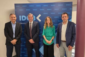 El establishment se alínea con Milei bajo el paraguas de EEUU pero busca abrir puentes con Asia