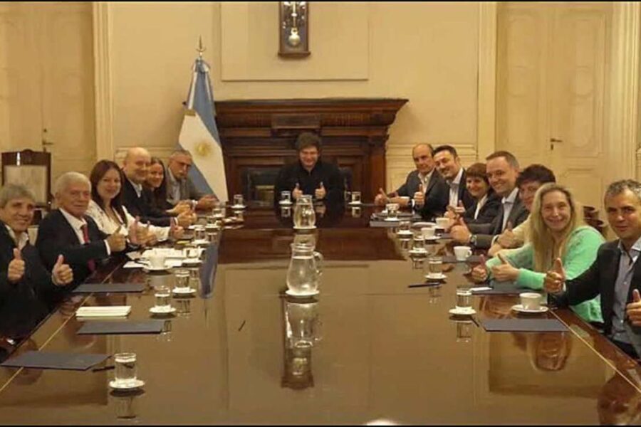 Tras la reunión de Gabinete, el Gobierno reconoce que habrá “turbulencia cambiaria” hasta las elecciones