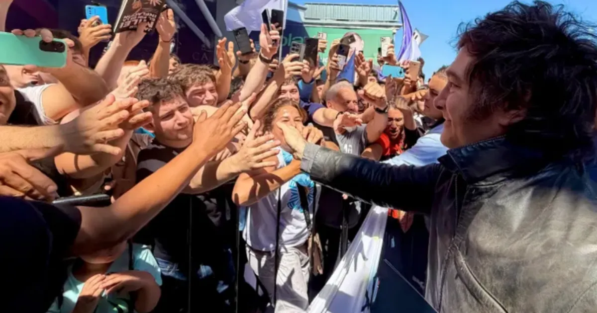 Incidentes en acto de Milei en Santa Fe: hubo enfrentamientos entre militantes de izquierda y libertarios