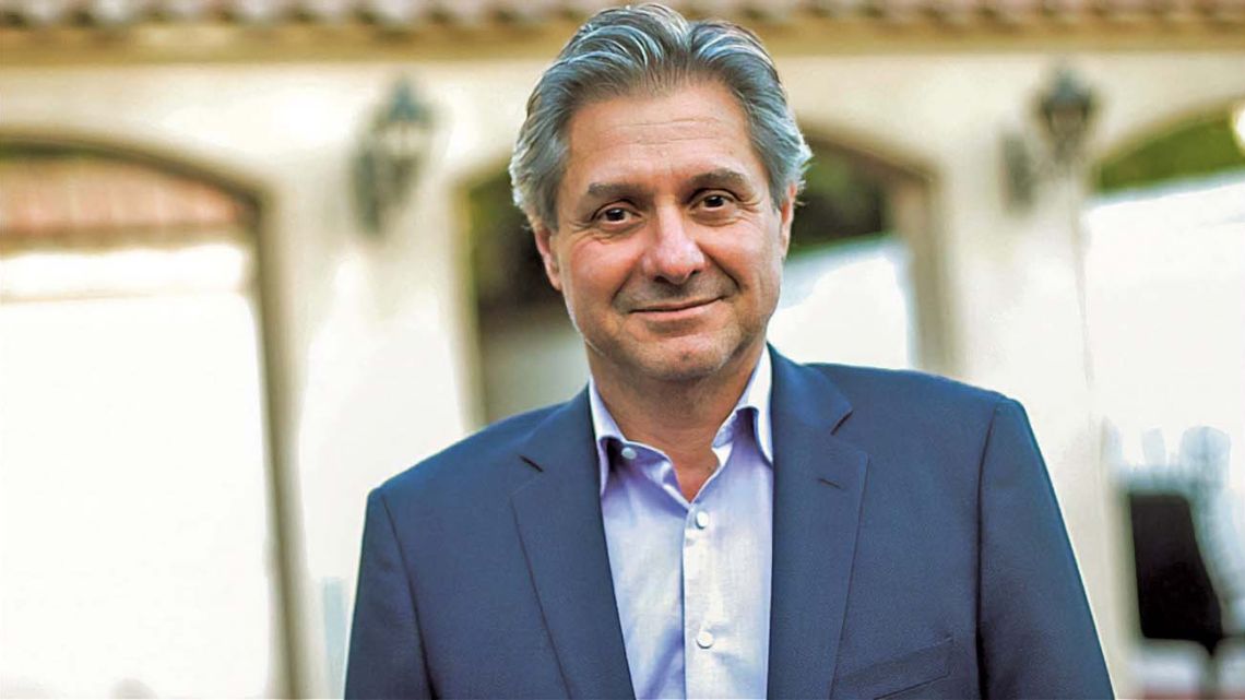 José Luis Daza, economista chileno, asume en Finanzas como reemplazo de Quirno en medio de tensión política