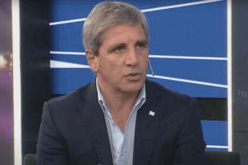 Caputo descartó la dolarización y acusó al kirchnerismo de un ataque político