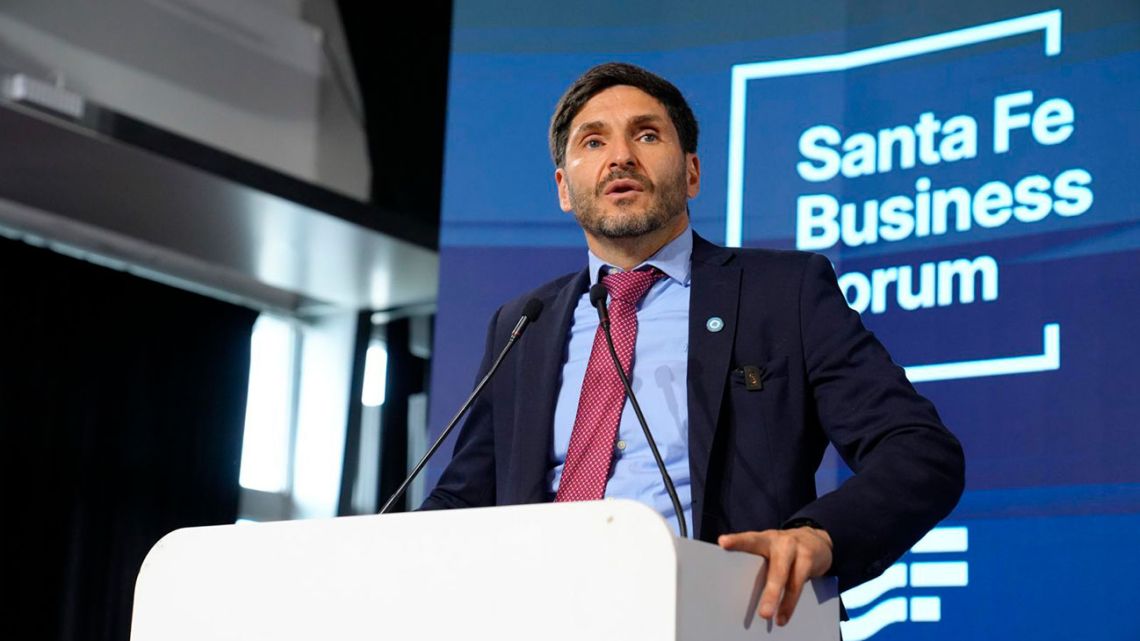 Maximiliano Pullaro: “Ayer se divertían como si Argentina marchara sobre rieles”