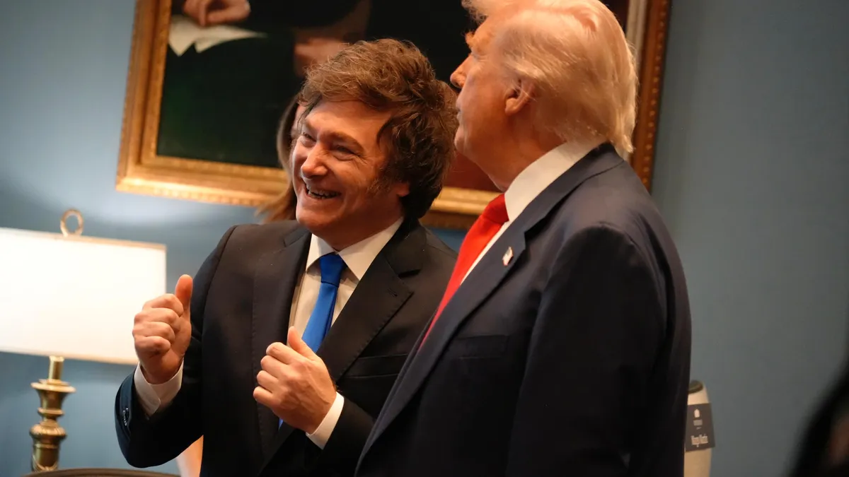 Donald Trump se sube a la campaña, pero obliga a Javier Milei a ganar: cómo podría LLA mostrar una victoria aun perdiendo