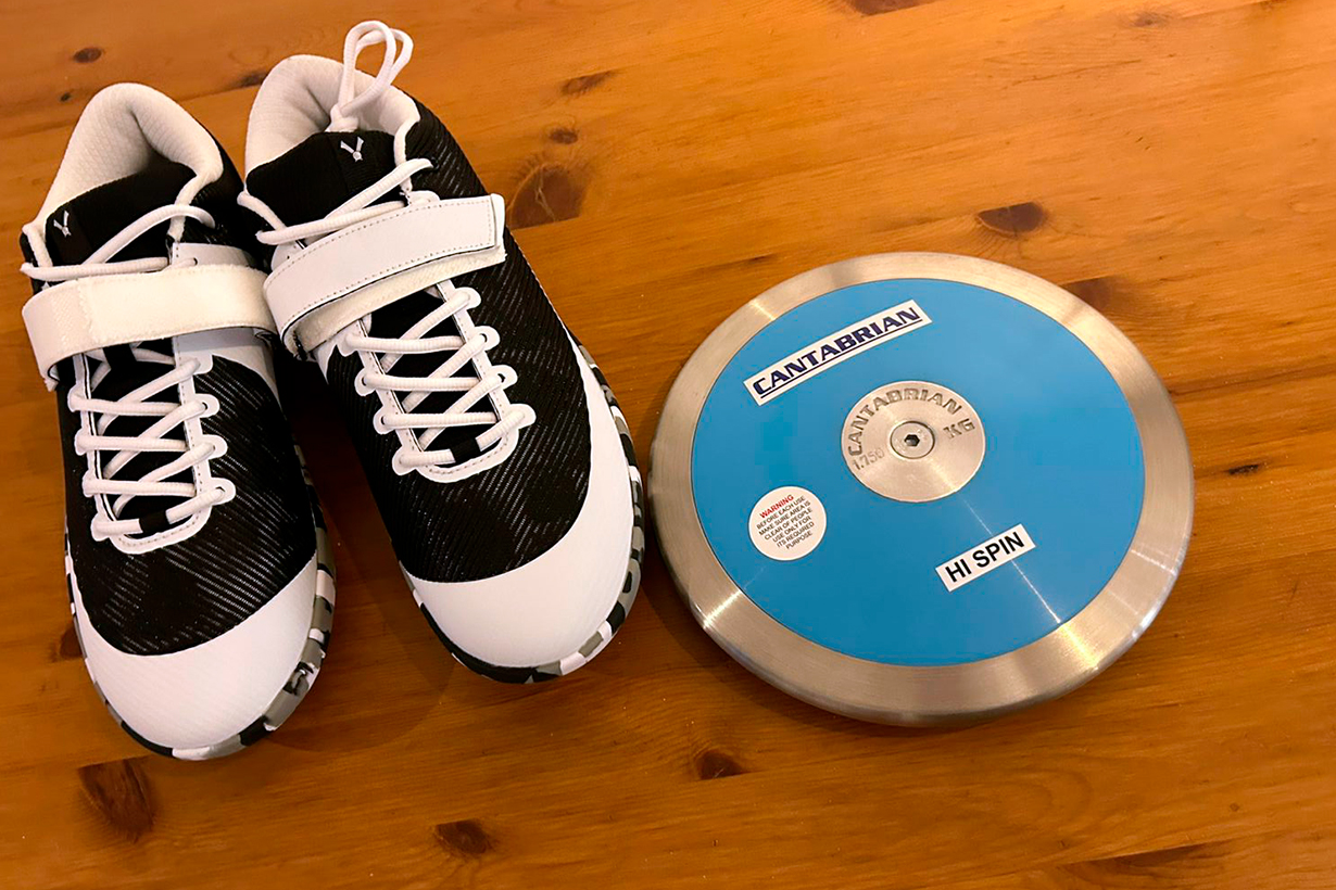 Le sustrajeron el disco y los zapatos indispensables para su participación en el Sudamericano de Atletismo