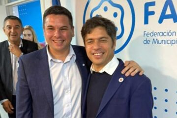 Entrerrianos en la reunión de intendentes: foto con Kicillof y reclamos a Milei en