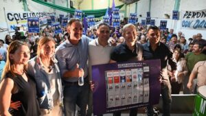 Frigerio, Davico y los candidatos en el cierre de Alianza La Libertad Avanza en Gualeguaychú