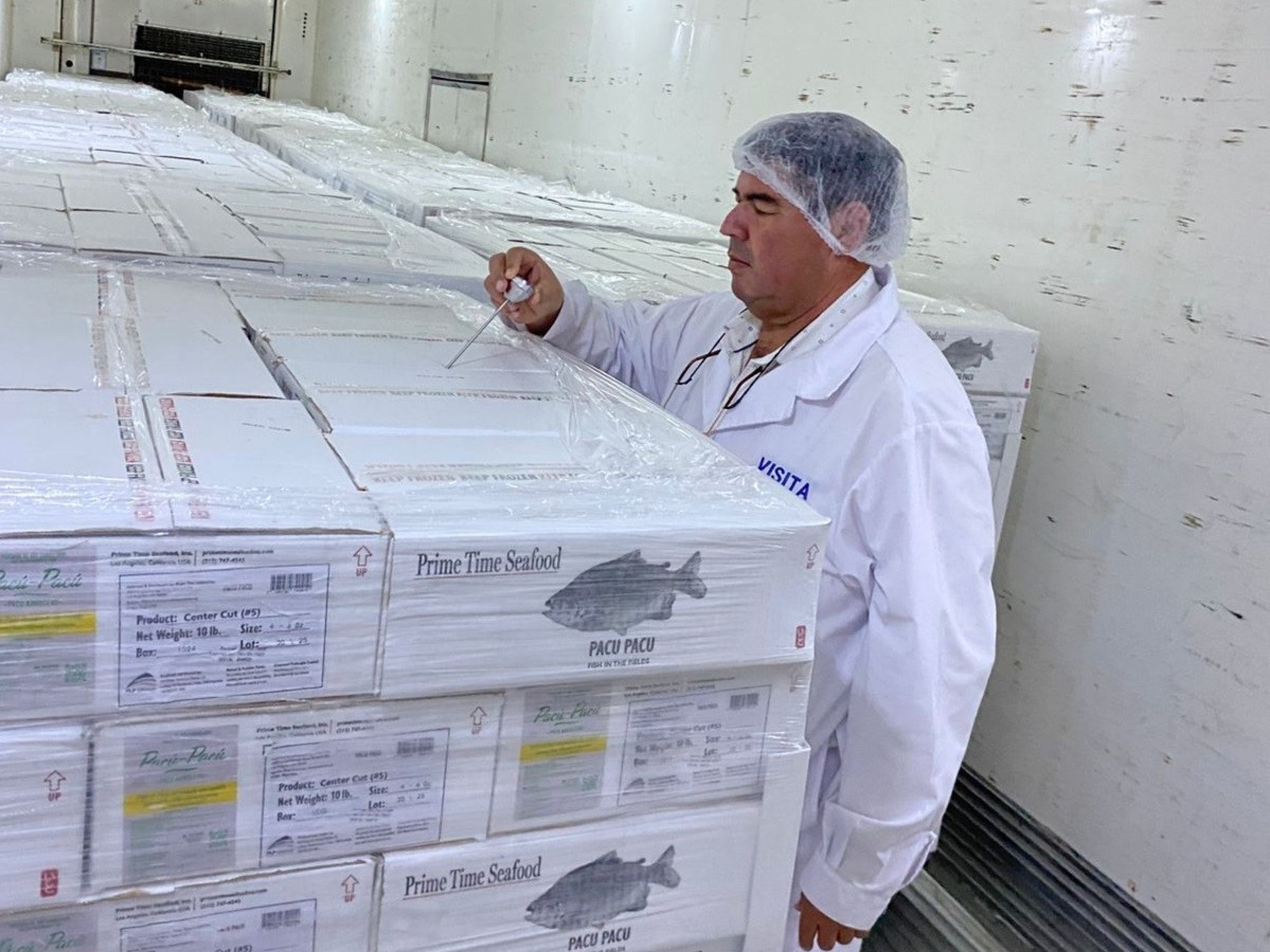 “La buena relación bilateral favorece el intercambio”: una familia innovó en la forma de producir un tradicional pescado y realizó el segundo embarque a Estados Unidos